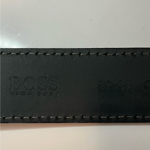 BOSS Hugo Boss Black Pebbled Leather Belt Size 38 w/ Gunmetal buckle - Picture 9 of 10